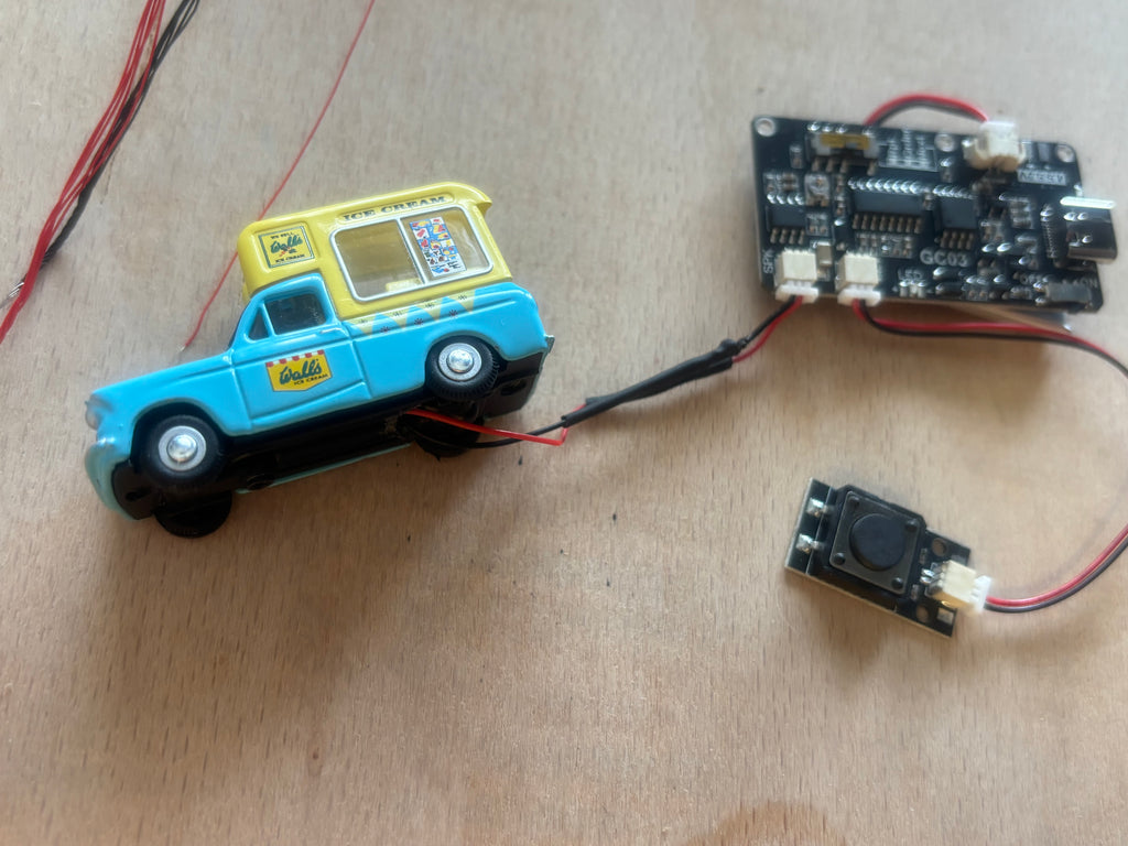 1:76 Wall’s Ice Cream Van with Working Ice Cream Chime & Sound Module
