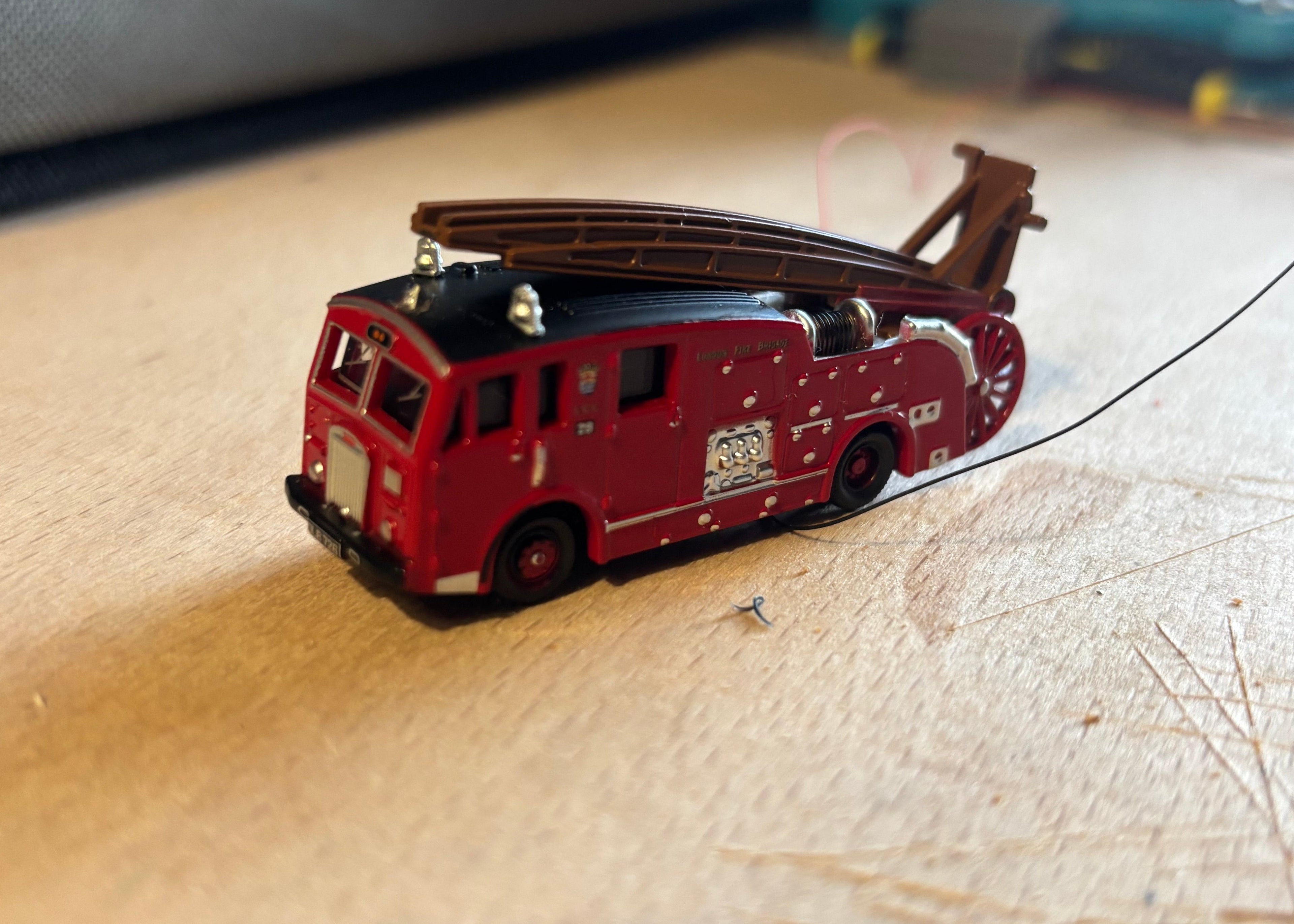1:120 scale Oxford diecast Dennis fire appliance 1949