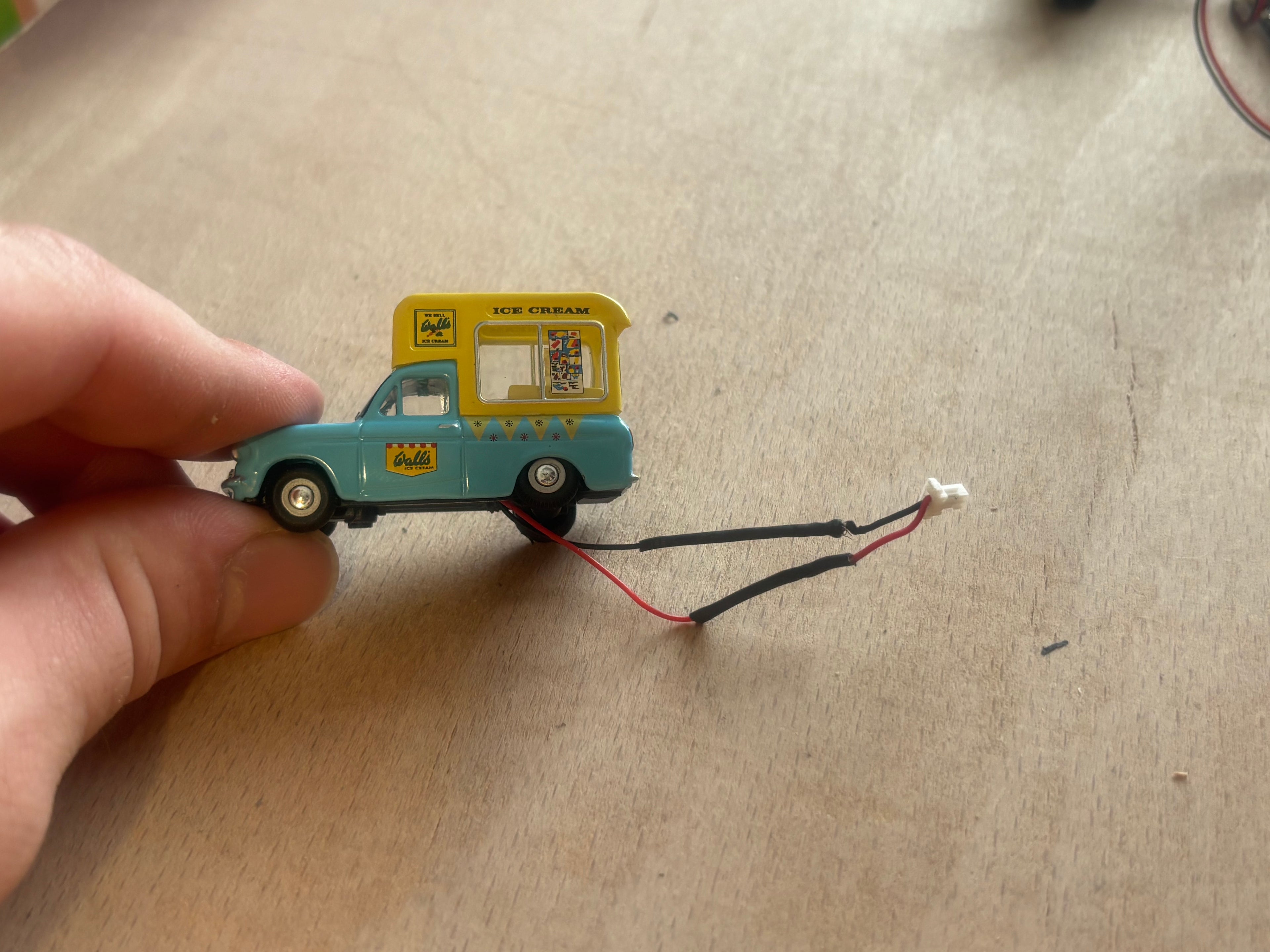 1:76 Wall’s Ice Cream Van with Working Ice Cream Chime & Sound Module