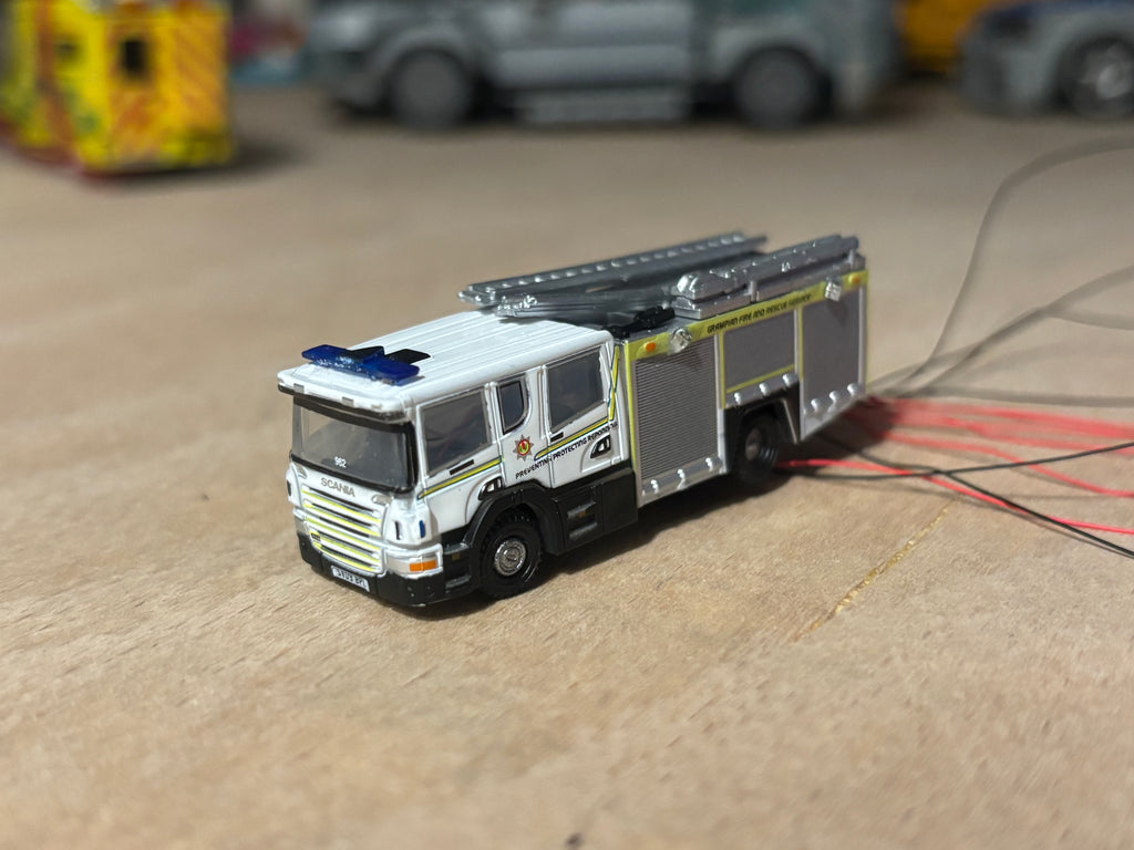 1:148 Oxford Diecast Scania Fire Engine with Flashing LEDs
