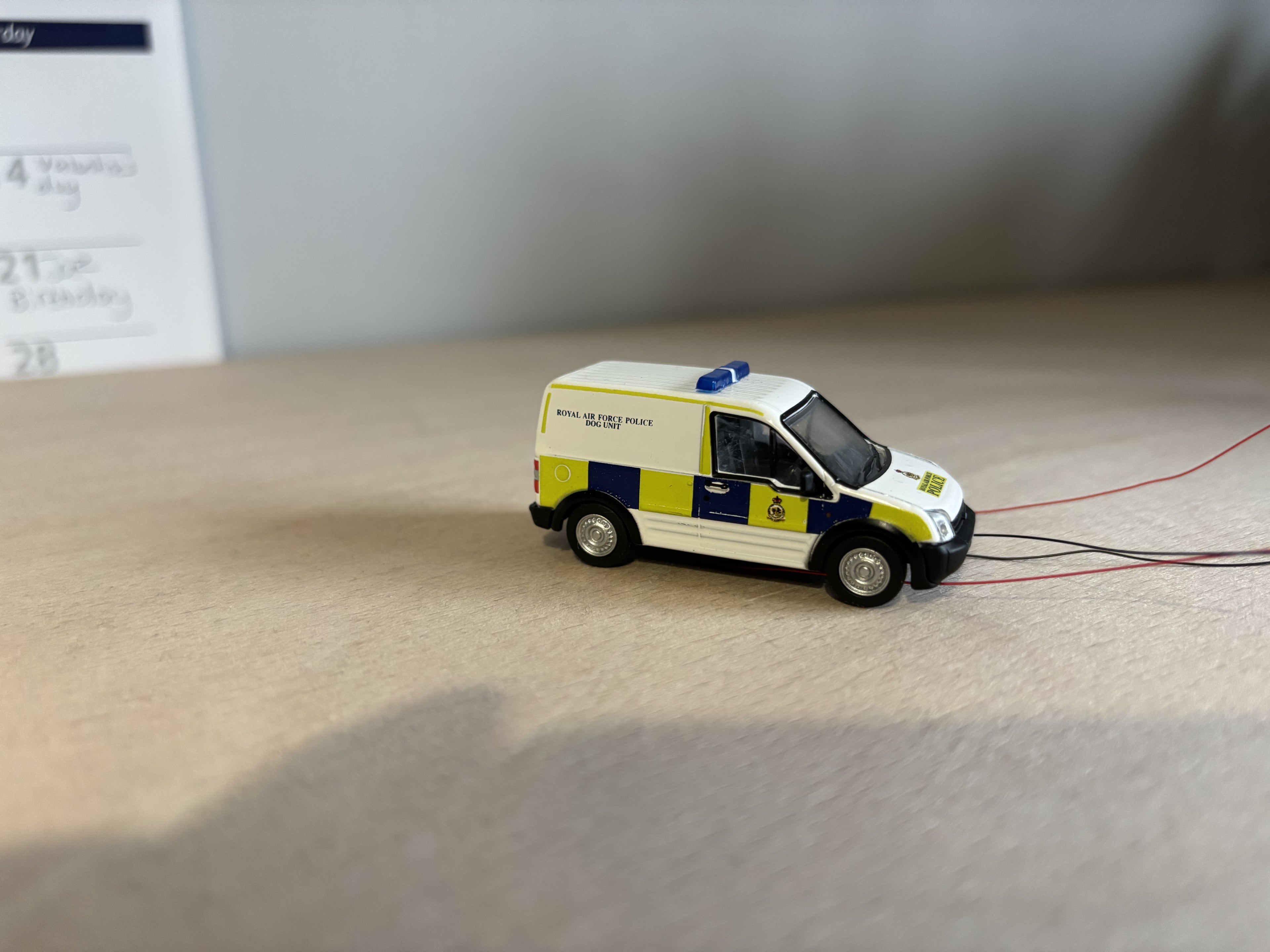 1:76 scale Oxford diecast Police dog unit Ford connect with flashing lights