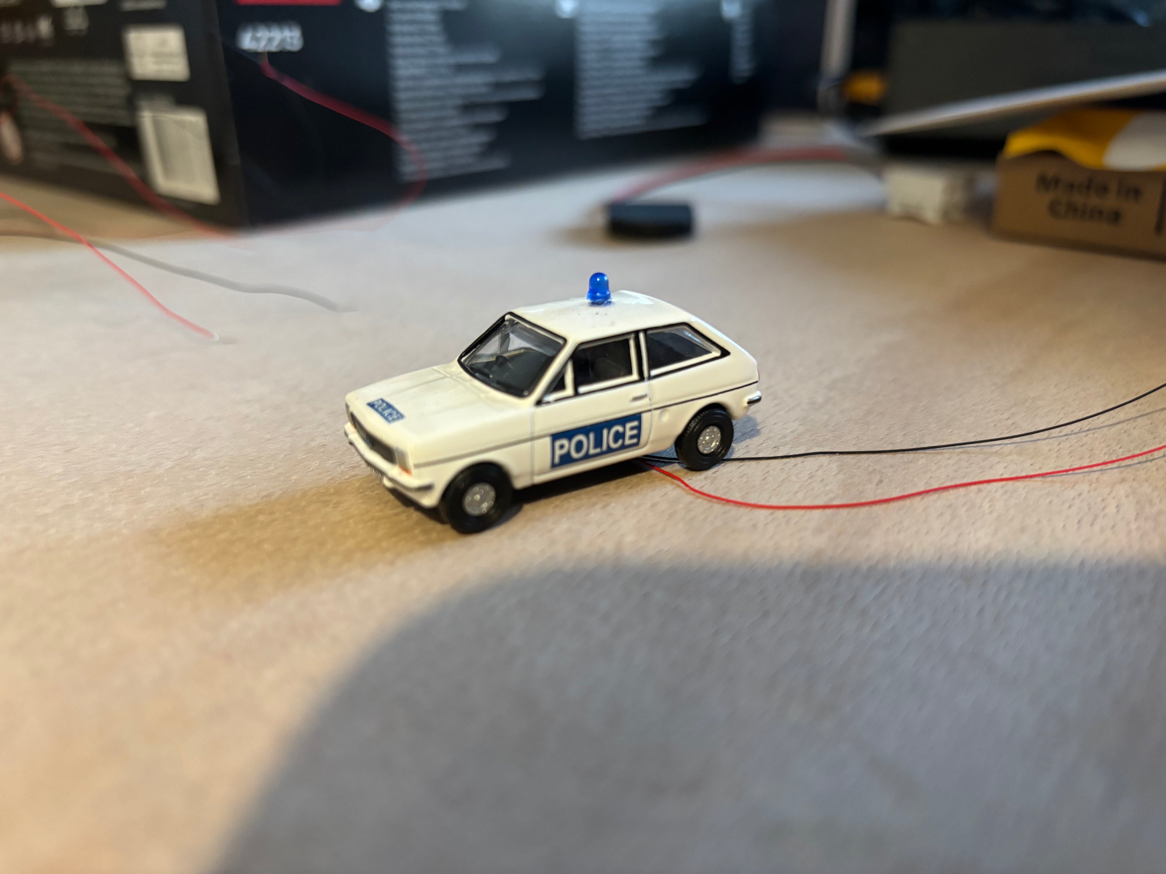 1:76 scale Oxford diecast Ford fiesta with flashing lights