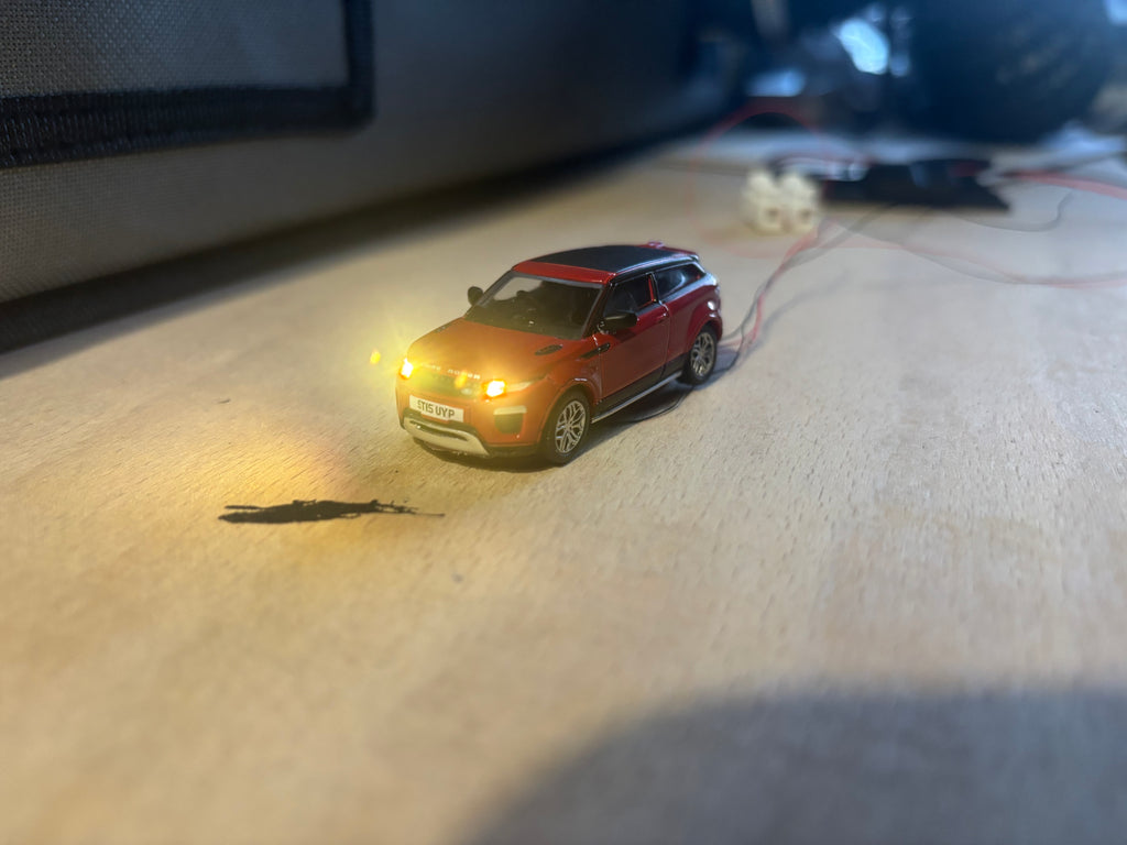1:76 Oxford Diecast Range Rover Evoque with headlights