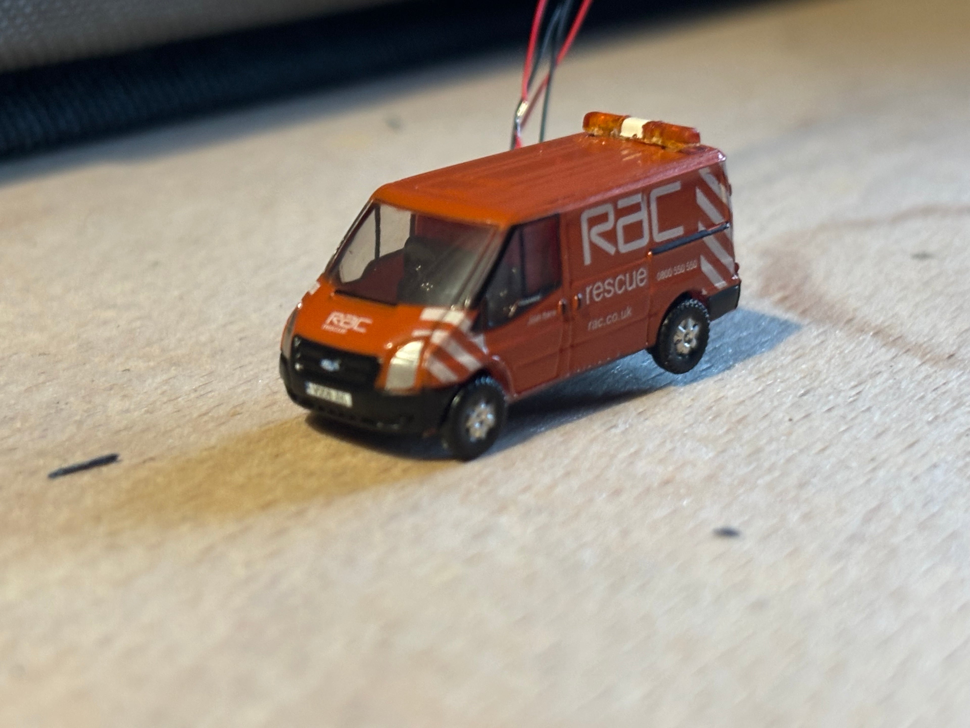 1:148 scale Oxford diecast RAC ford transit recovery vehicle with flashing lights