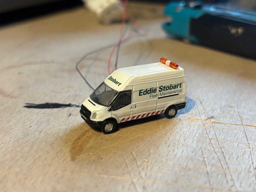 1:148 scale Oxford diecast Eddie Stobard ford transit maintenace vehicle with flashing lights