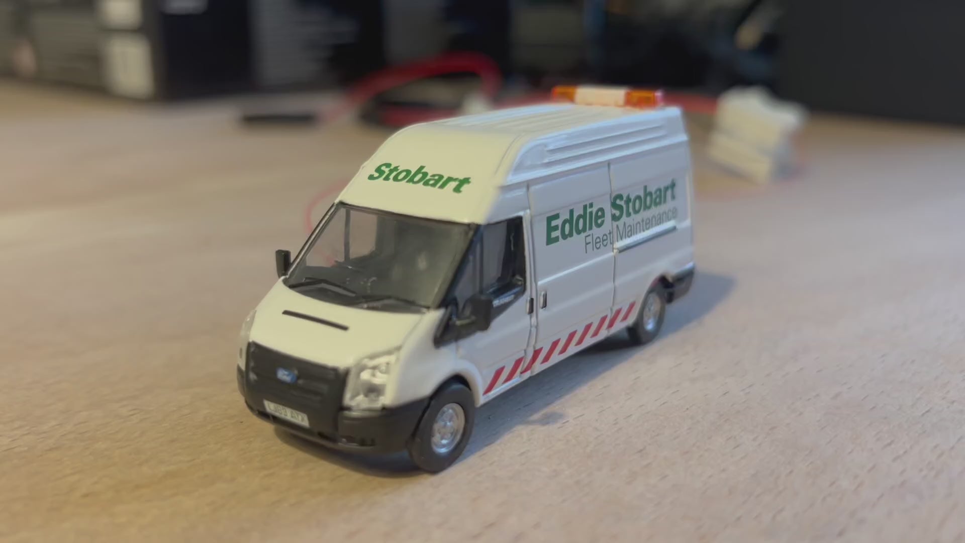 1:76 scale Oxford diecast Eddie Stobart maintenace Ford transit with flashing lights