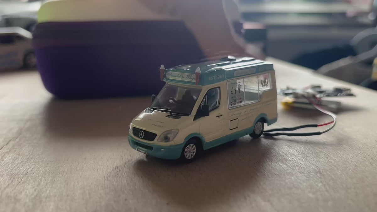 1:76 Wall’s Ice Cream Van with Working Ice Cream Chime & Sound Module