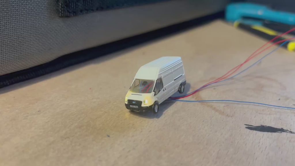 1:148 scale Oxford diecast Ford transit with headlights