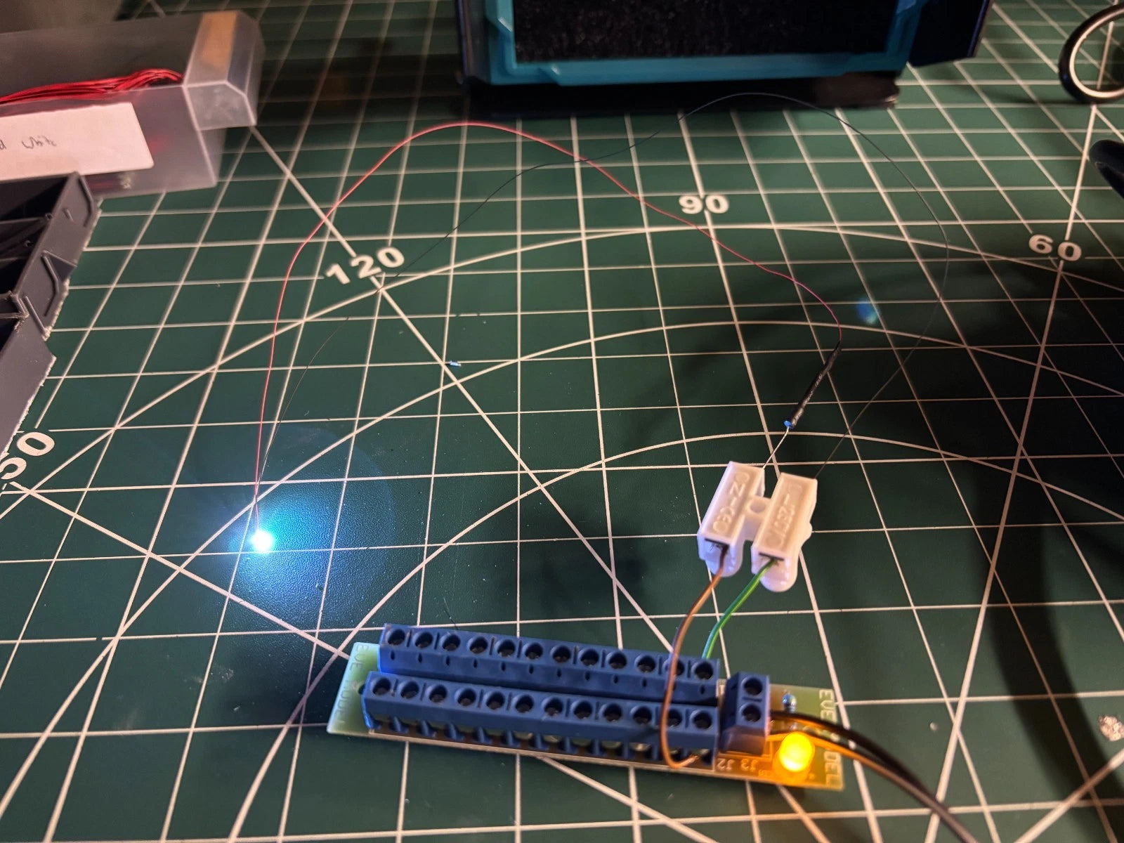 LED Lighting Kit, 5 0805 LEDS 3v,5 Resistors,5 Connectors