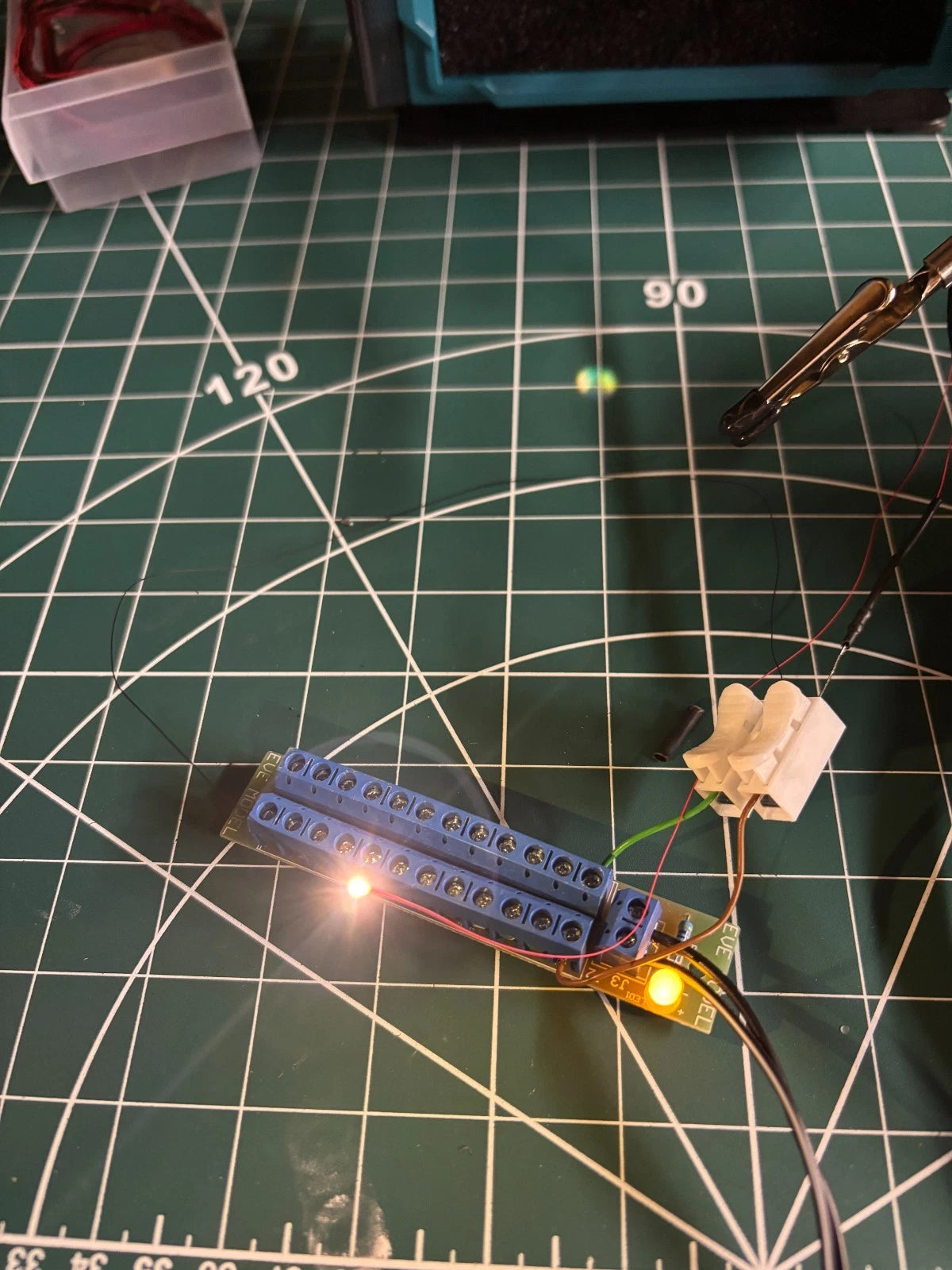 LED Lighting Kit, 5 0805 LEDS 3v,5 Resistors,5 Connectors