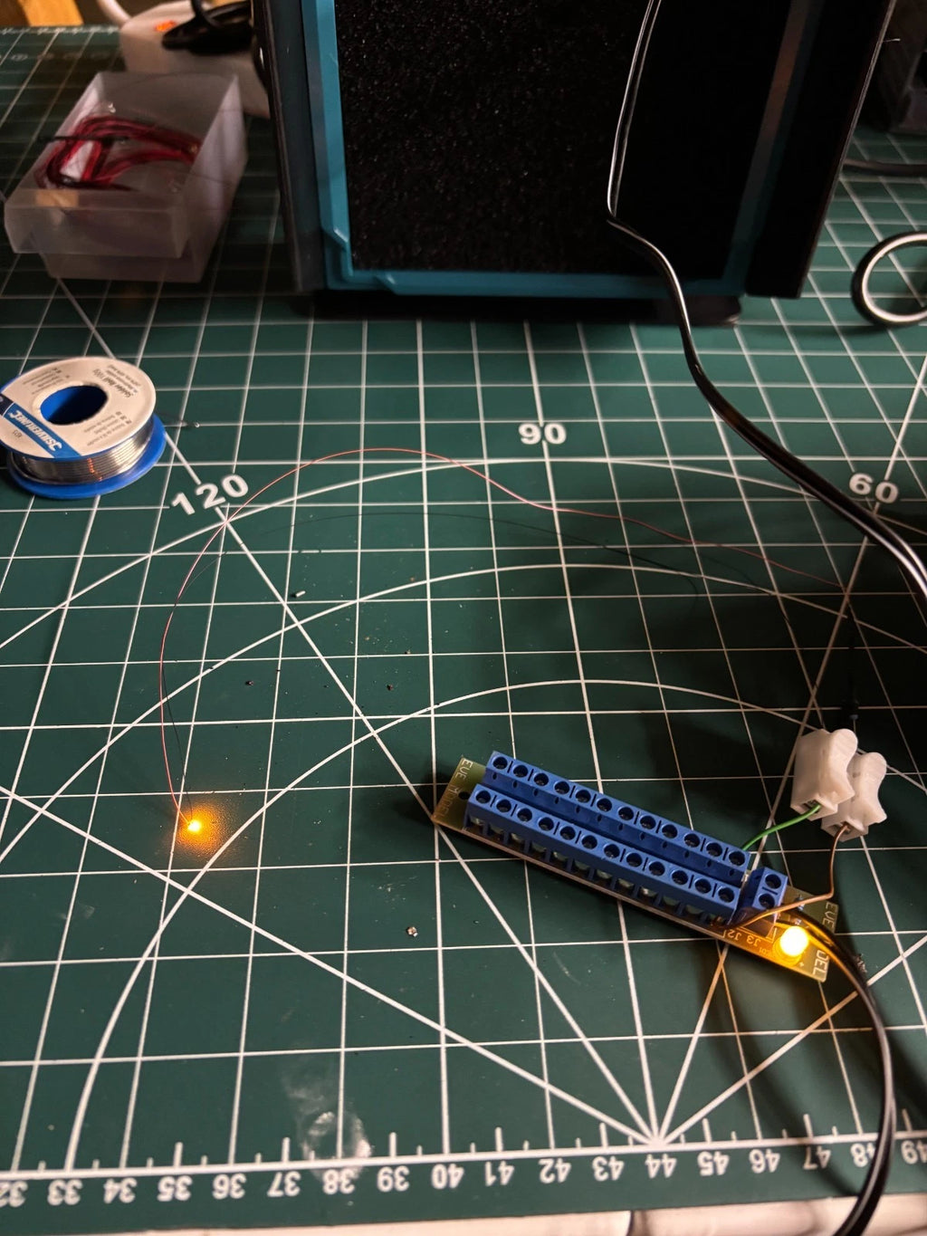 Flashing LED Lighting Kits, 5 0805 LEDS 3v,5 Resistors,5 Connectors